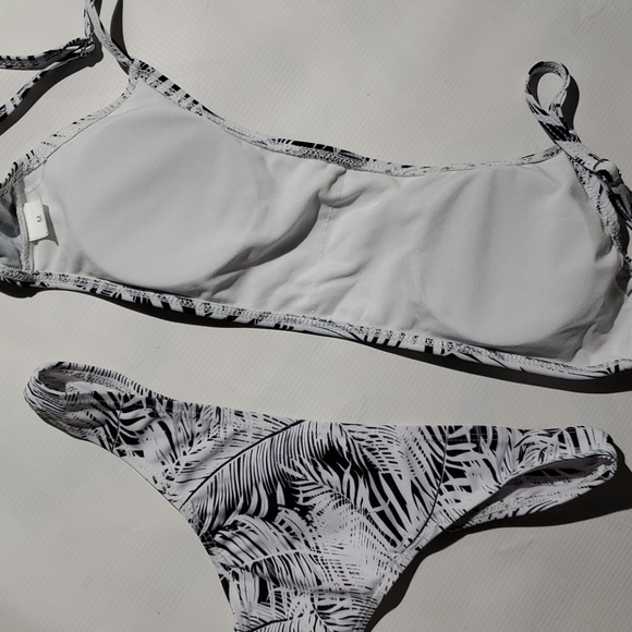 Palm Tree Leaves Printed Design Bikini - Picture 7 of 9